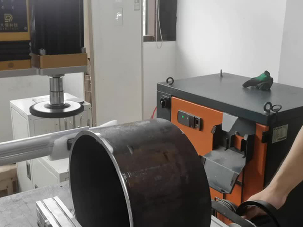 打磨機器人管件打磨-新寶智能