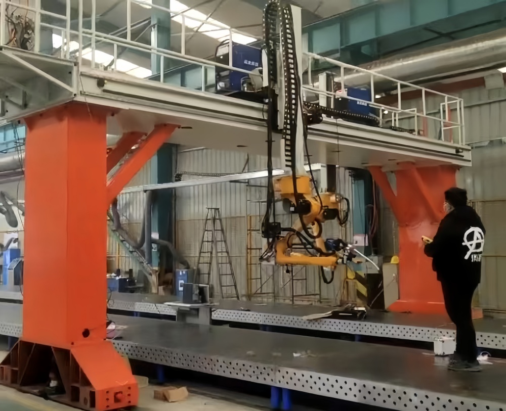 工業(yè)焊接機(jī)械手臂